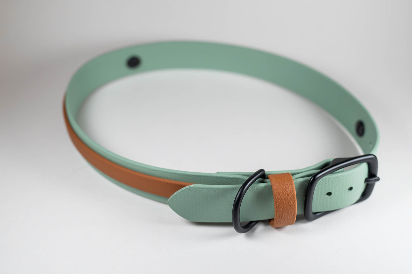 19-22" Sage and Tawny Accent Stripe Collar